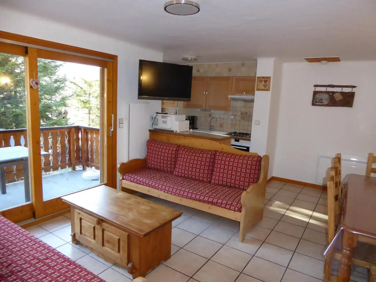 Apartment Chalet Spacieux Avec Terrasse, Proche Commerces Et Telecabine, Garage Et Parking Inclus - Fr-1-464-37 La Plagne
