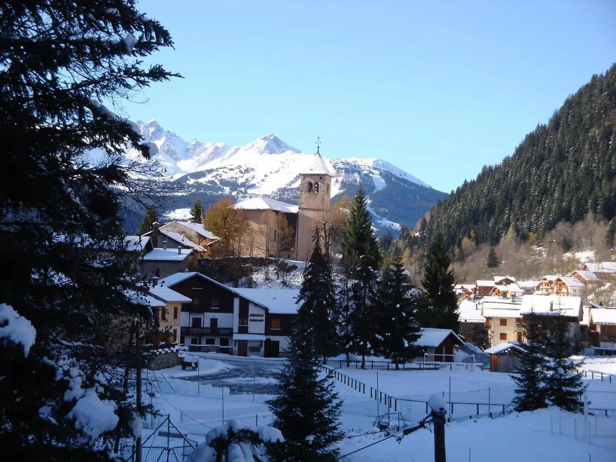 Chalet Spacieux Avec Terrasse, Proche Commerces Et Telecabine, Garage Et Parking Inclus - Fr-1-464-37 La Plagne 0*,